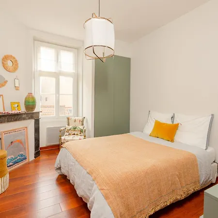 Virgile Keyweek Family In The Heart Of Apartamento